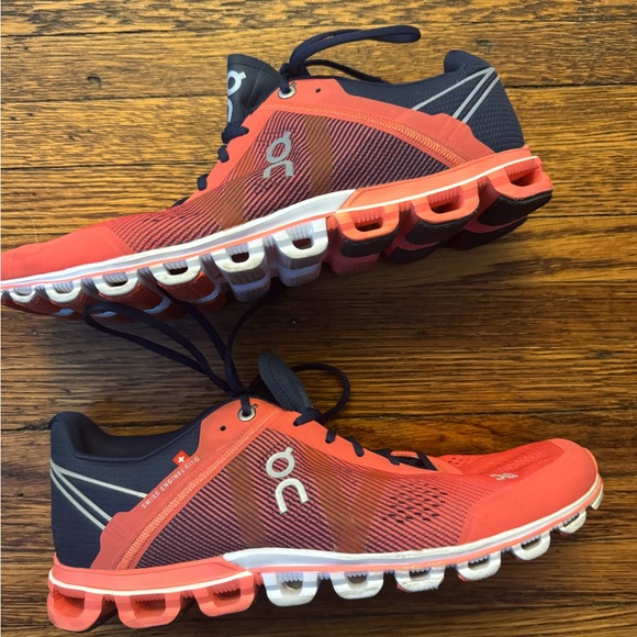 On Cloudflow Athletic Shoes Womens Size W10 Red Blue Mesh Running Outdoor Gym - Picture 10 of 13